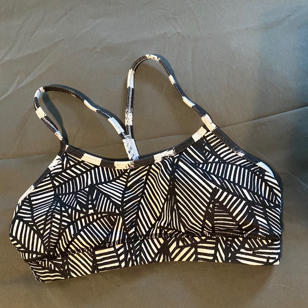Lululemon bra size 6
